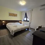 Pansion Bijela Ruza - A La Carte Szálloda 3*