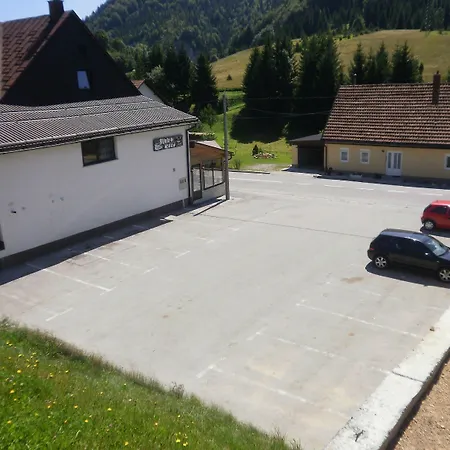 Pansion Bijela Ruza - A La Carte Szálloda Ravna Gora