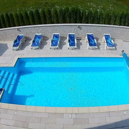 Pansion I Restoran Bijela Ruza 3*