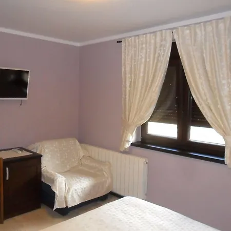Hotel Pansion I Restoran Bijela Ruza