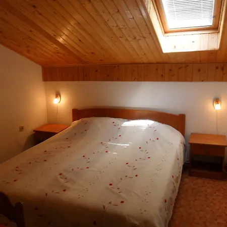 Pansion I Restoran Bijela Ruza 3*