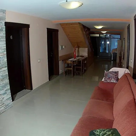 Hotel Pansion I Restoran Bijela Ruza 3*