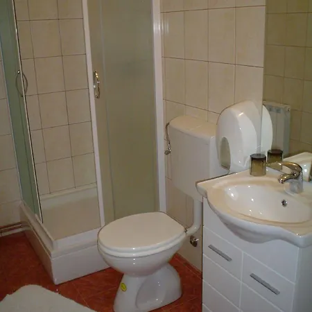Hotel Pansion Bijela Ruza - A La Carte 3*