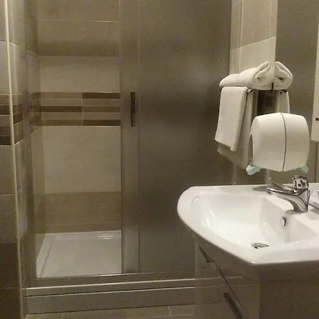 Pansion I Restoran Bijela Ruza 3*