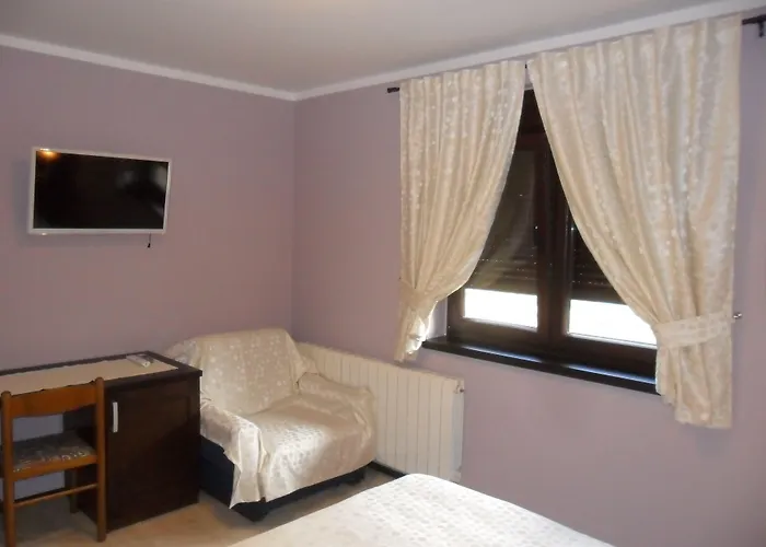 Pansion Bijela Ruza - A La Carte 3*