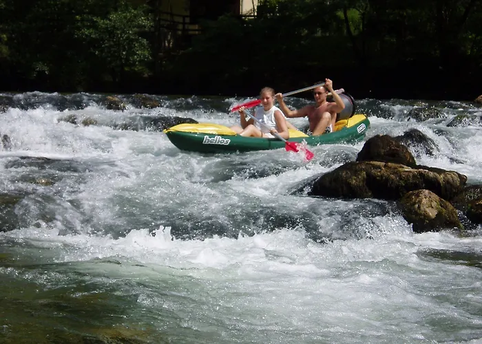 Pansion Bijela Ruza - A La Carte فندق رافنا غورا