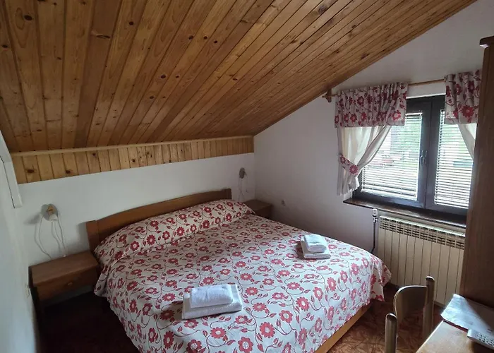 Pansion Bijela Ruza - A La Carte فندق 3*