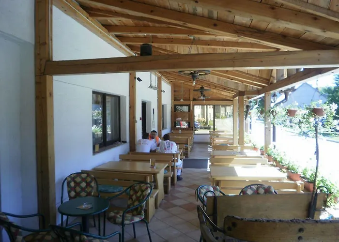 Pansion Bijela Ruza - A La Carte 酒店 3*
